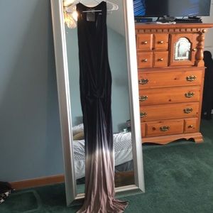 GORGEOUS YOUNG FABULOUS AND BROKE MAXI DRESS SZ M